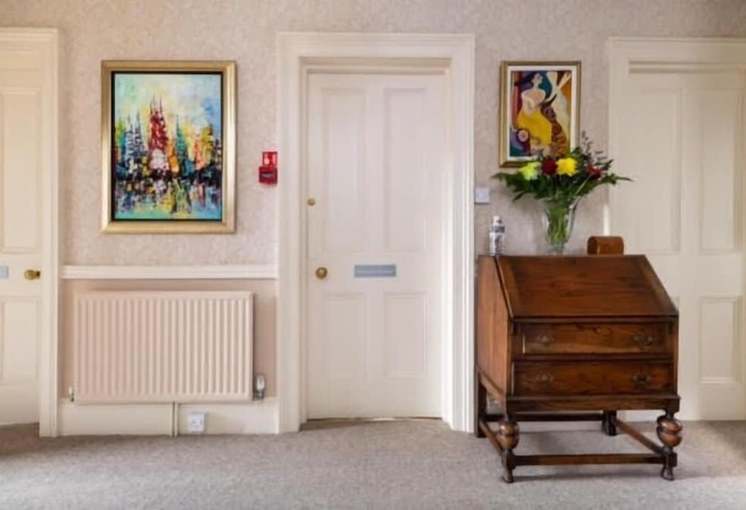 مبيت وإفطار Highcliffe House