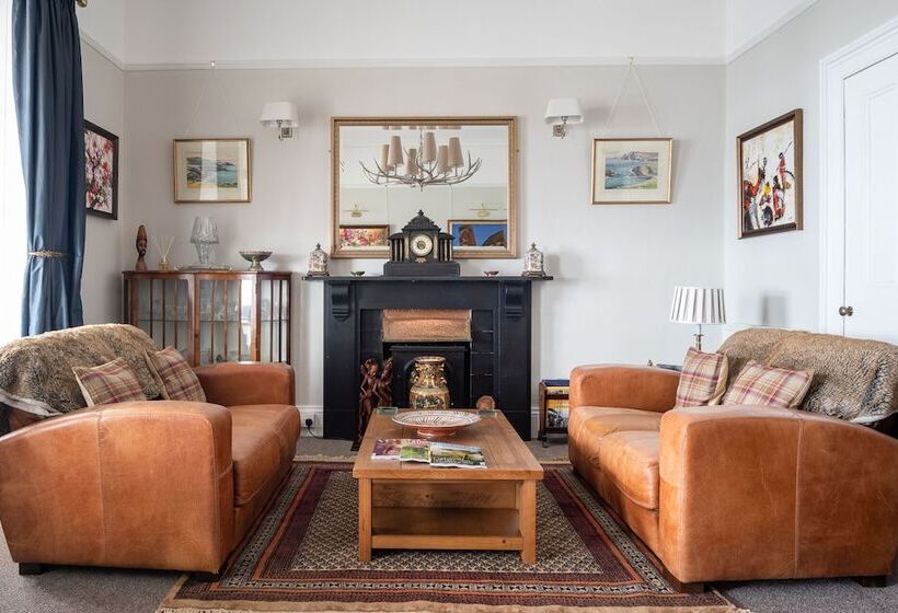 مبيت وإفطار Highcliffe House