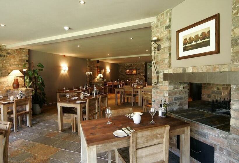 צימר The Bell   Restaurant With Rooms