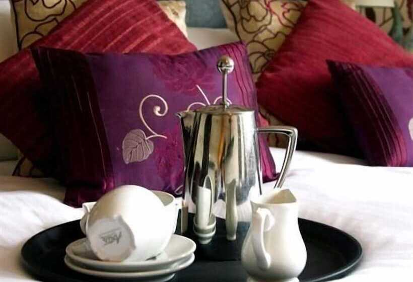 مبيت وإفطار The Bell   Restaurant With Rooms