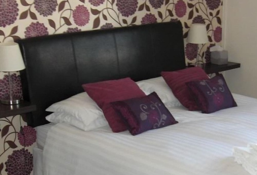 مبيت وإفطار The Bell   Restaurant With Rooms