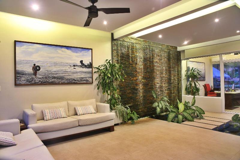 Boca Olas Resort Villas