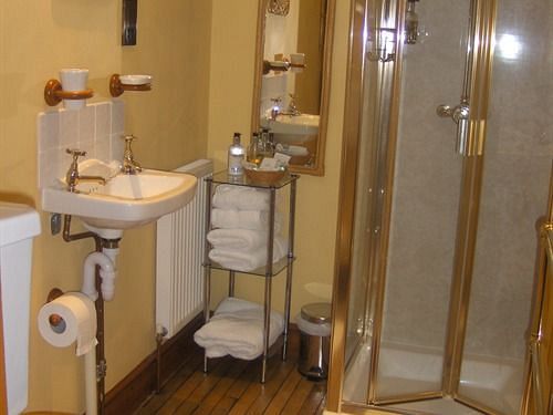 Bed and Breakfast Box Bush Cottage