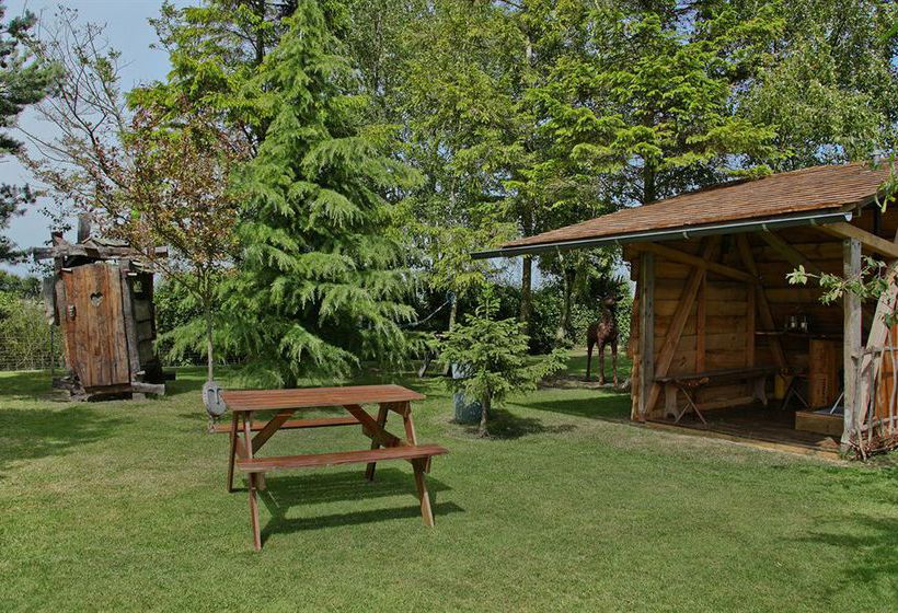 Bed and Breakfast Box Bush Cottage