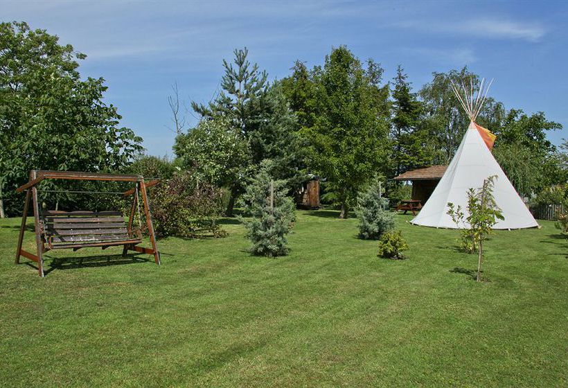 Bed and Breakfast Box Bush Cottage