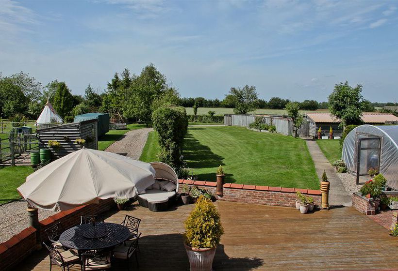 Bed and Breakfast Box Bush Cottage