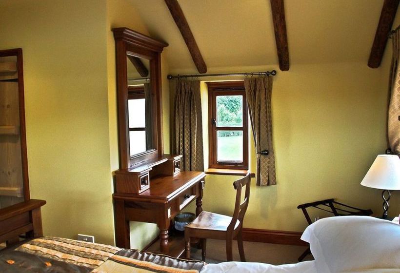 Bed and Breakfast Box Bush Cottage