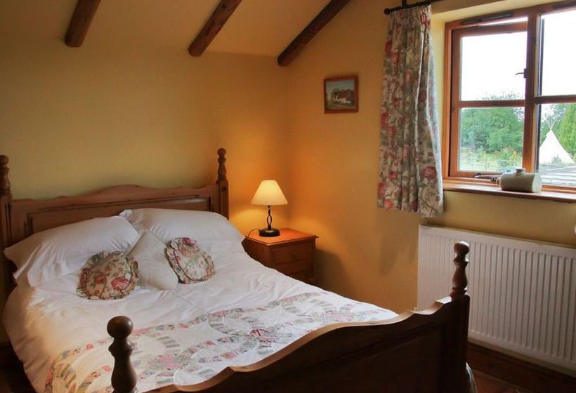 Bed and Breakfast Box Bush Cottage