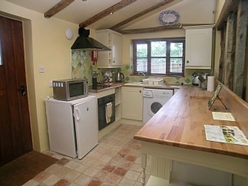 Bed and Breakfast Box Bush Cottage