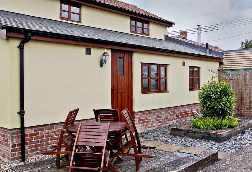 Bed and Breakfast Box Bush Cottage