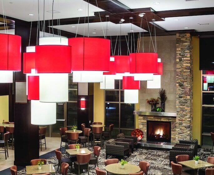 Clubhouse Hotel & Suites Fargo