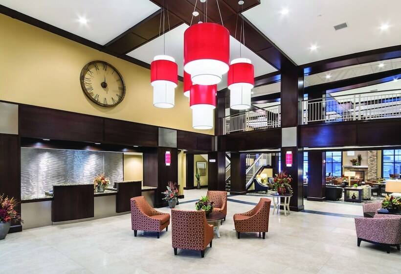 Clubhouse Hotel & Suites Fargo