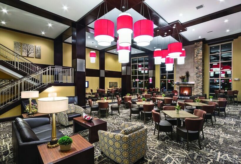 Clubhouse Hotel & Suites Fargo