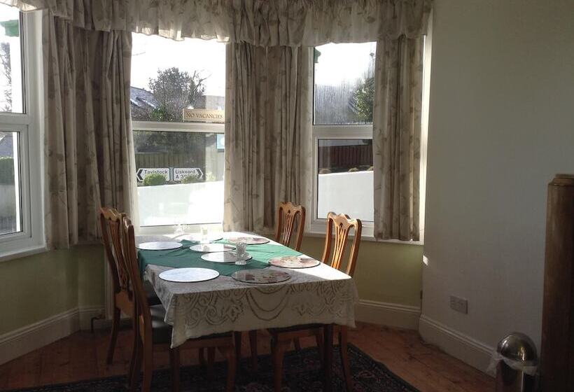 Drakewalls Bed And Breakfast