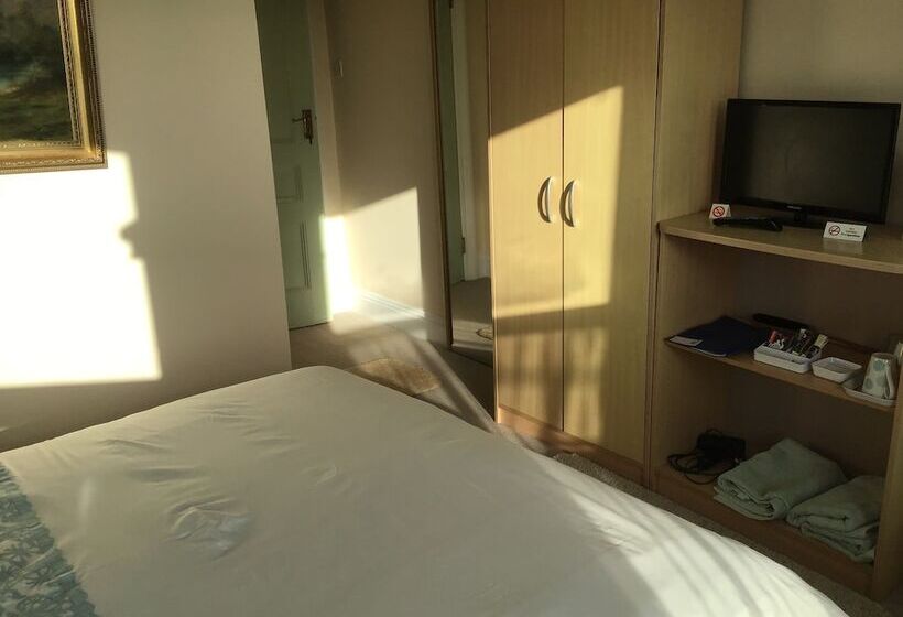 Drakewalls Bed And Breakfast