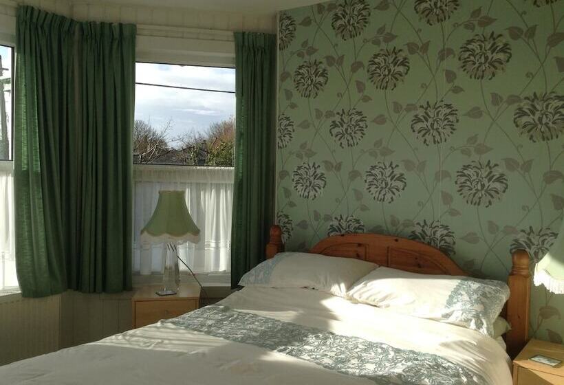 Drakewalls Bed And Breakfast