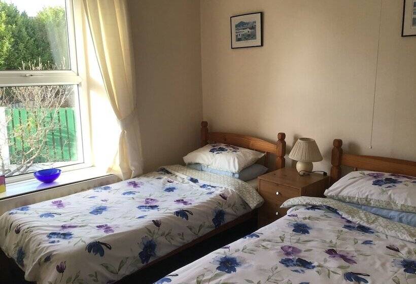 Drakewalls Bed And Breakfast