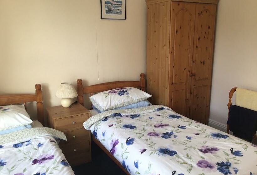 Drakewalls Bed And Breakfast