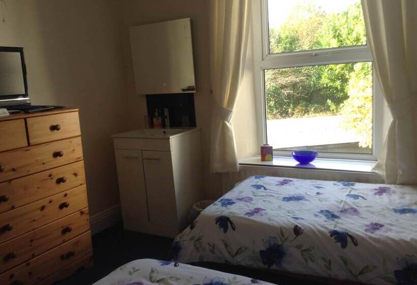 Drakewalls Bed And Breakfast