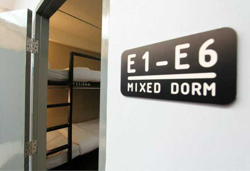 D Well Hostel