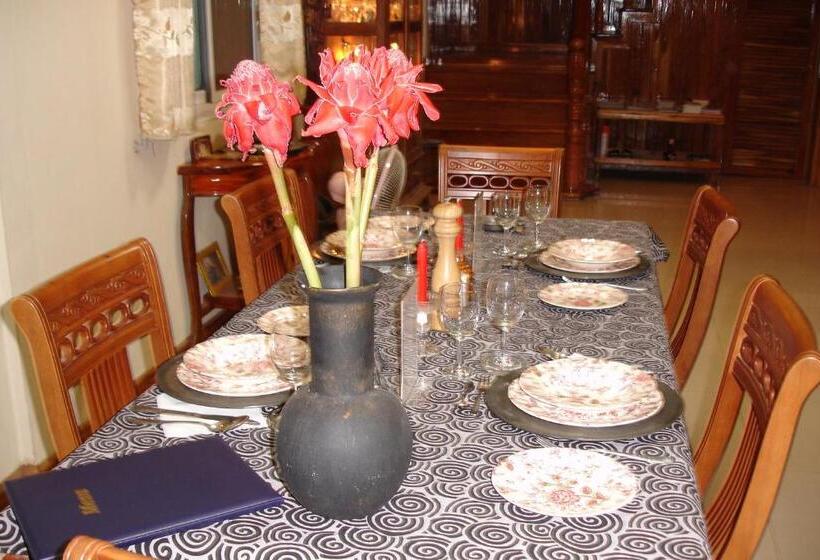 Home Stay Stc Bed And Breakfast