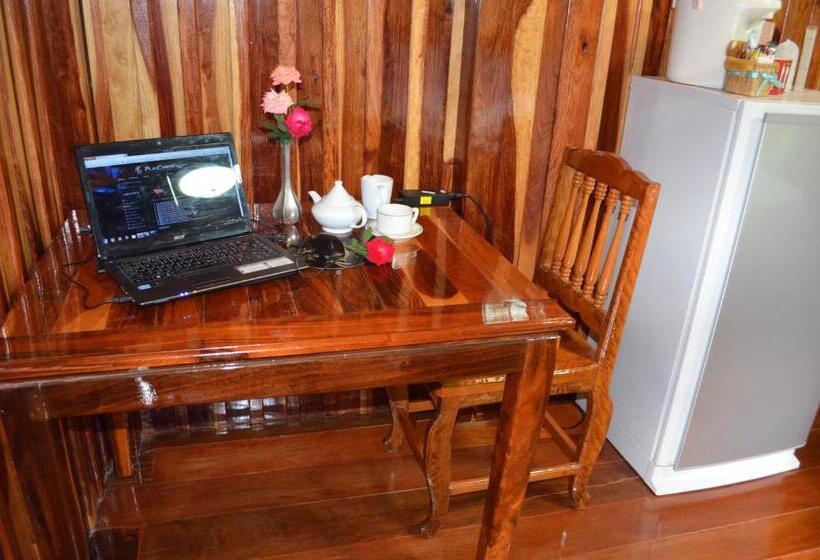 Home Stay Stc Bed And Breakfast