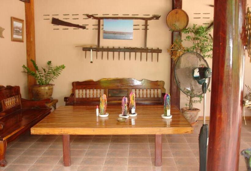 Home Stay Stc Bed And Breakfast