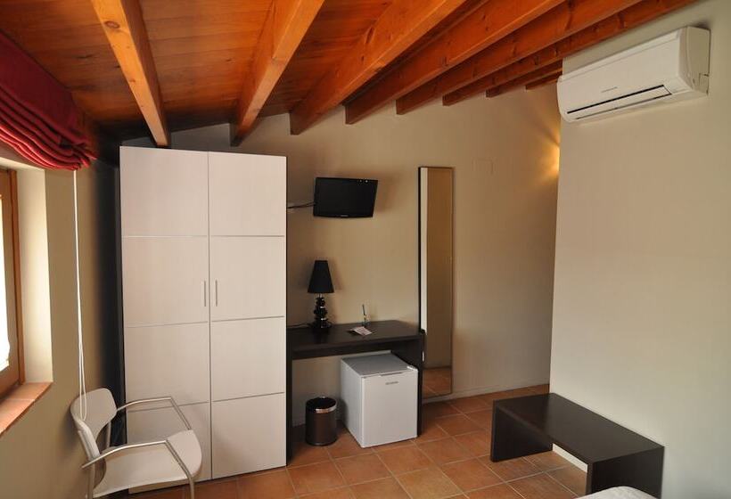 פונדק Restaurant & Rooms Cabrit