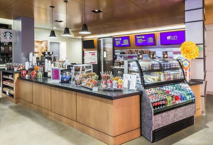 Отель Aloft Greenville Downtown