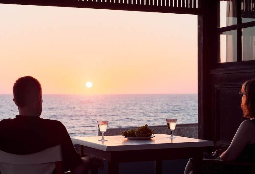 هتل Alpha Studios