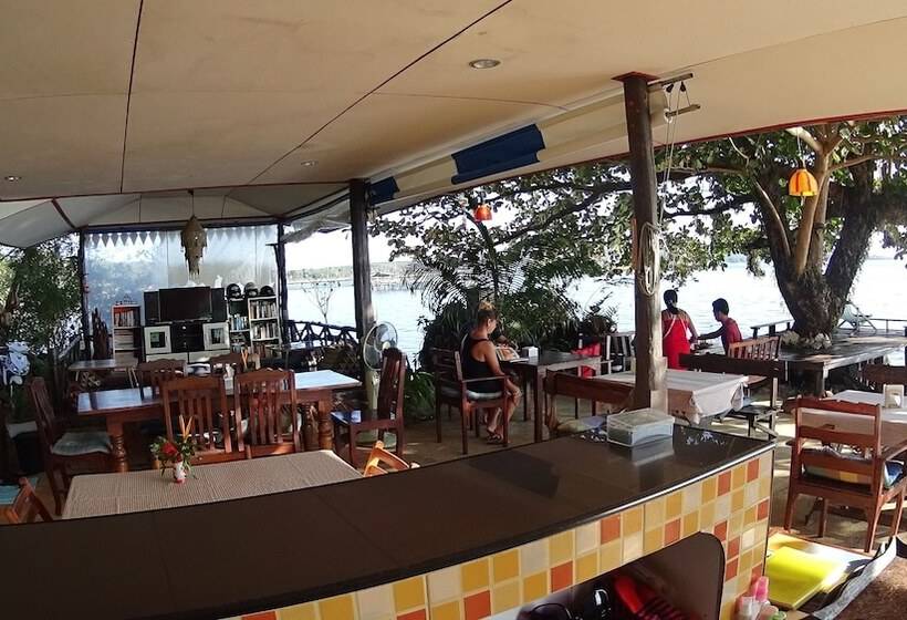 호텔 Aopong Resort