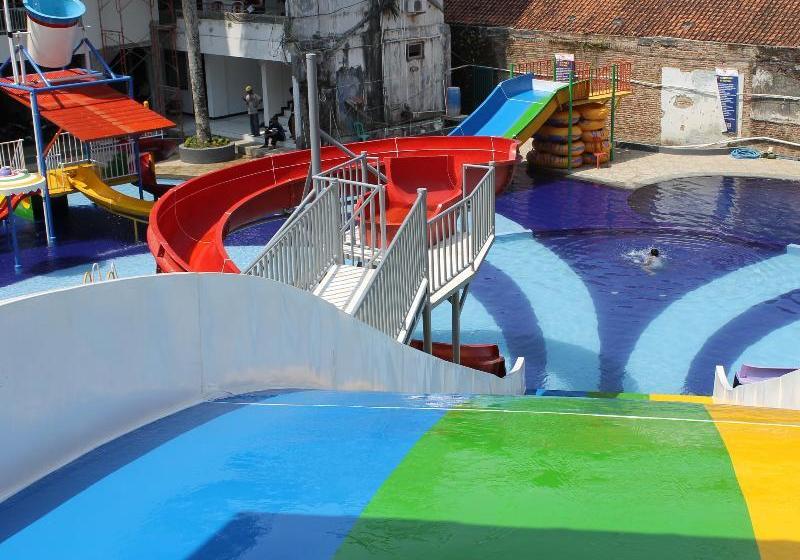 Отель Aquarium Pangandaran