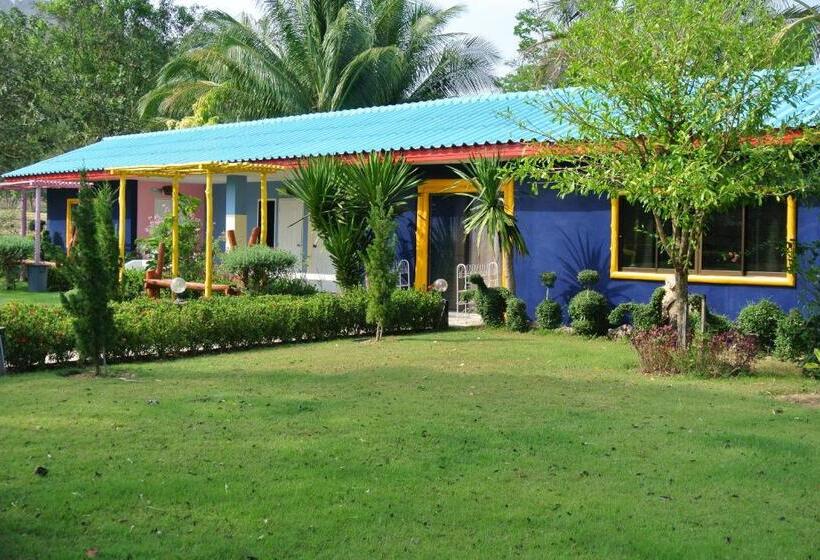 호텔 Baanraisooksangchan