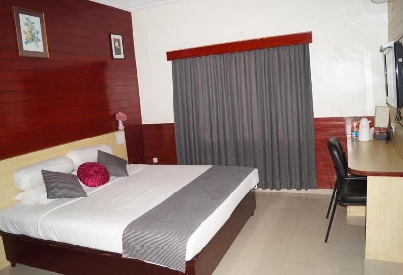 בית מלון כפרי Badami Court