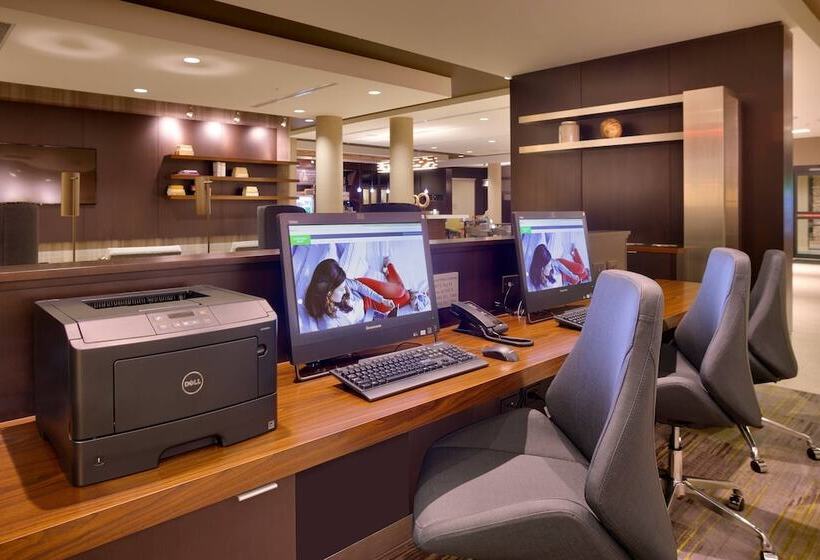 هتل Courtyard By Marriott Phoenix Mesa Gateway Airport