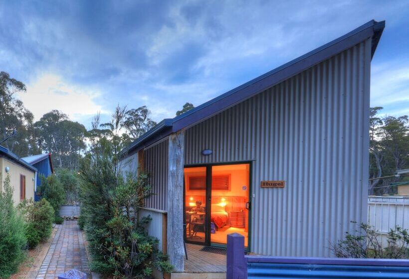 בית מלון כפרי Derwent Bridge Chalets & Studios