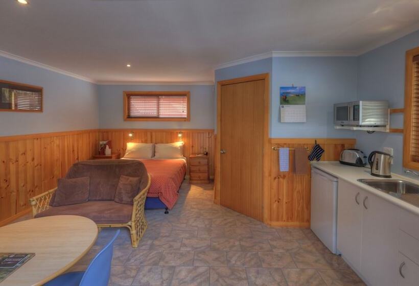 בית מלון כפרי Derwent Bridge Chalets & Studios