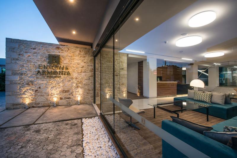 בית מלון כפרי Enorme Armonia Beach Resort