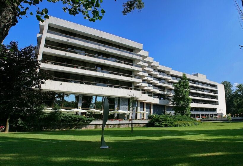 هتل Ensana Esplanade