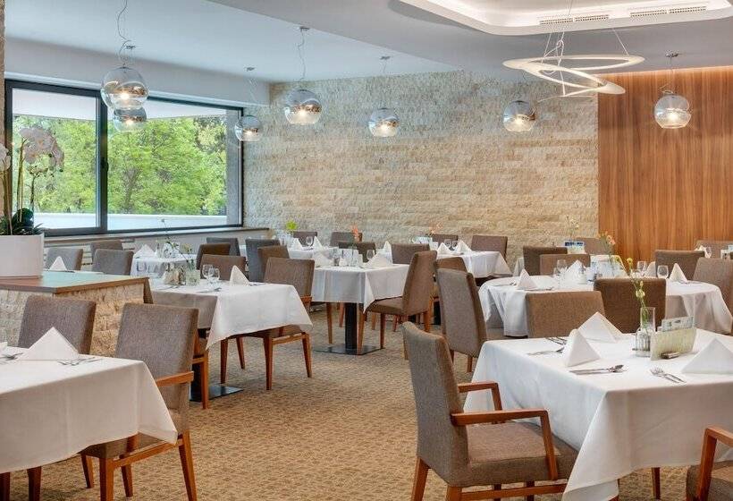 هتل Ensana Esplanade