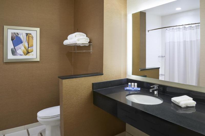 هتل Fairfield By Marriott Niagara Falls