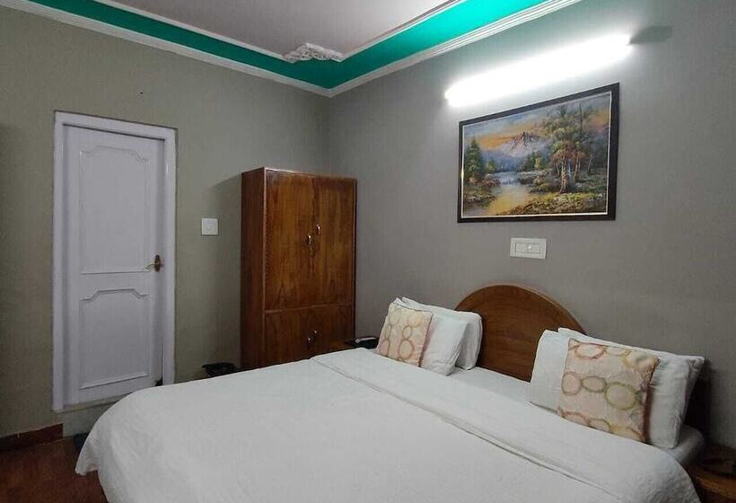 هتل Snow Crest Inn