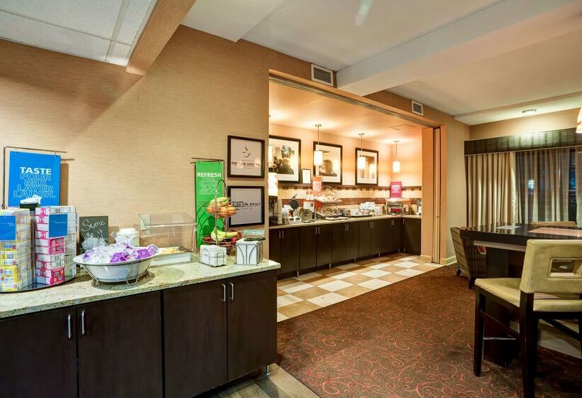 فندق Hampton Inn Fairmont
