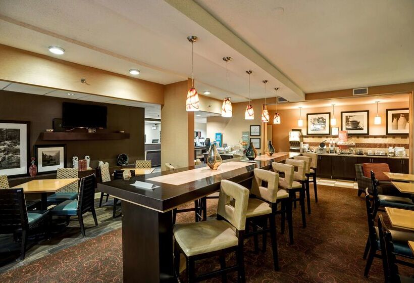 فندق Hampton Inn Fairmont