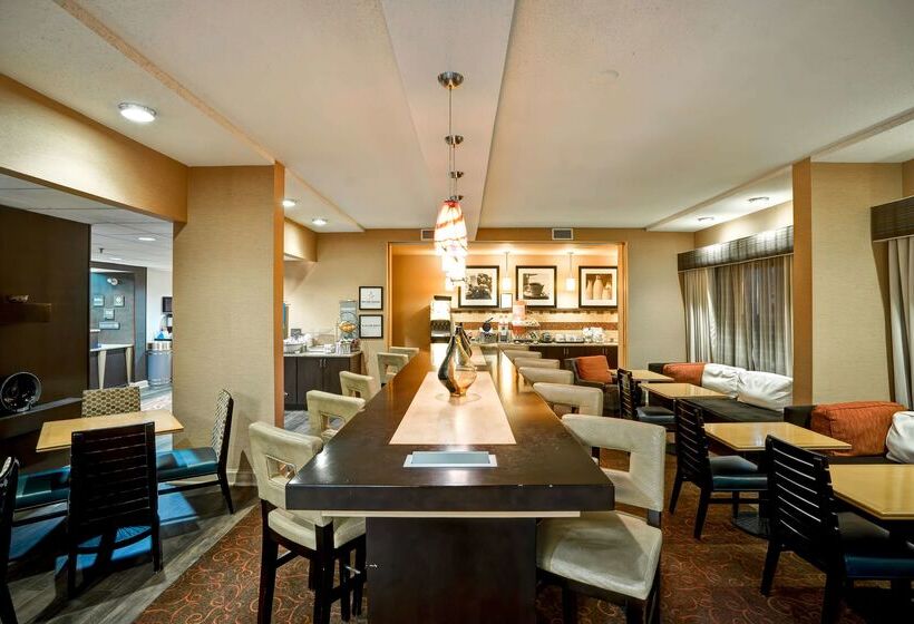 فندق Hampton Inn Fairmont