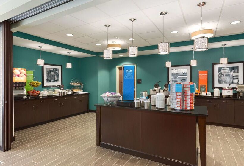 فندق Hampton Inn Fairmont