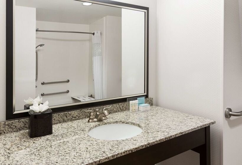 فندق Hampton Inn Fairmont