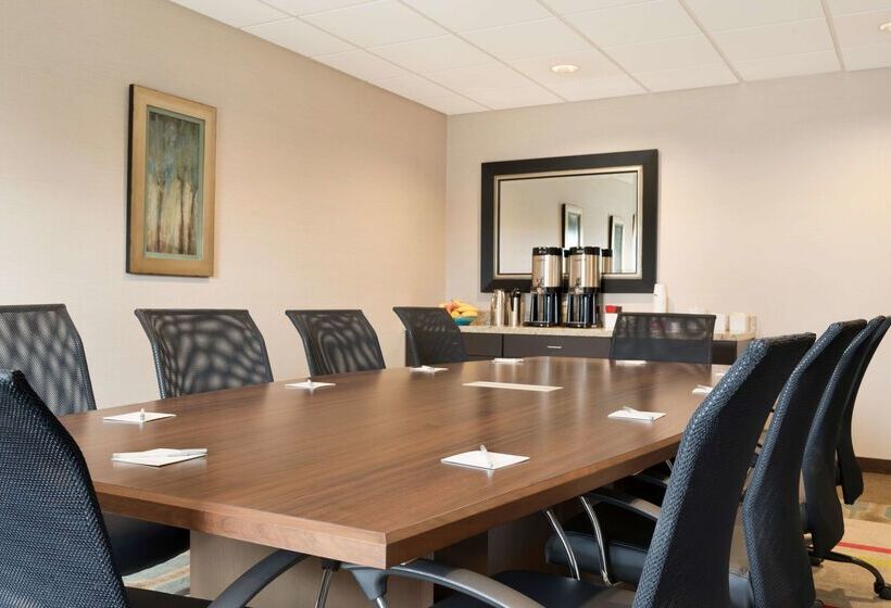 فندق Hampton Inn & Suites Kenosha