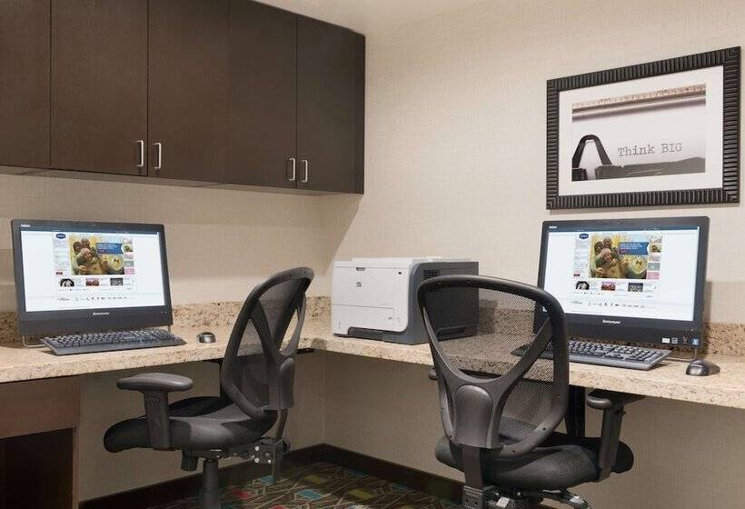 فندق Hampton Inn & Suites Kenosha