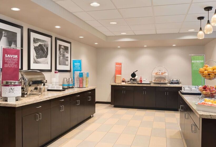 فندق Hampton Inn & Suites Kenosha